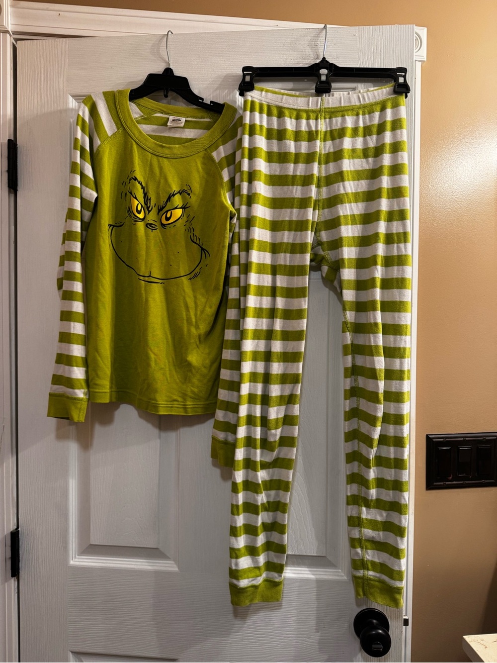Youth size 12 Hanna Andersson Grinch pajamas